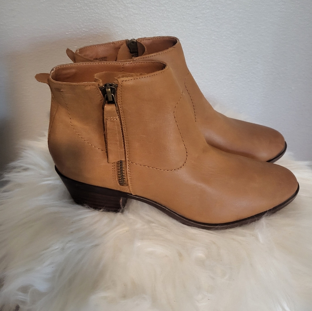 Lucky Brand Blandre Ankle Boot - Picture 3 of 7